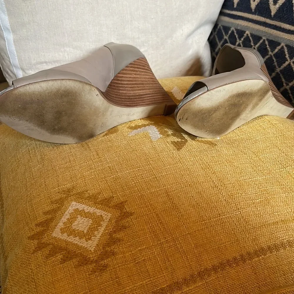 Banana Republic Leather Wedges